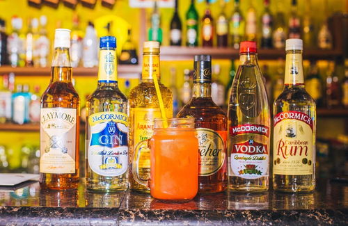 以藝術(shù)之名，約你上這家'一杯倒'的酒吧喝個(gè)痛快！